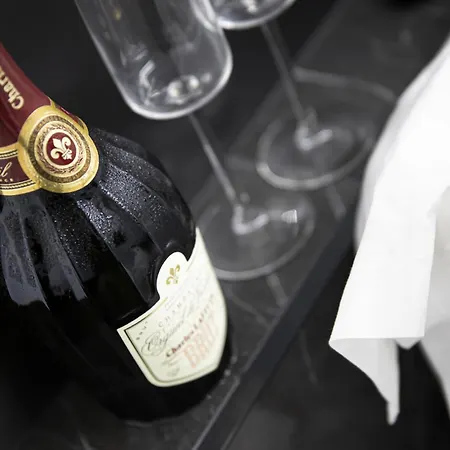 Divine Couture - Rive Gauche