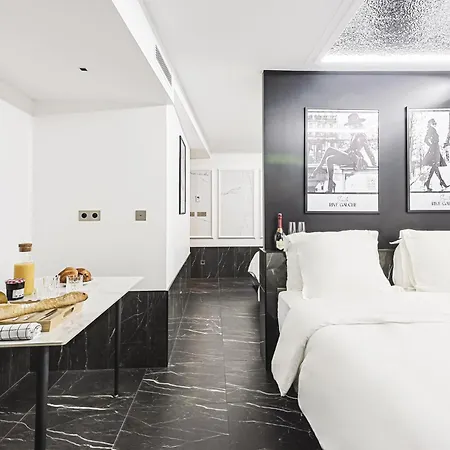 Divine Couture - Rive Gauche Apartment